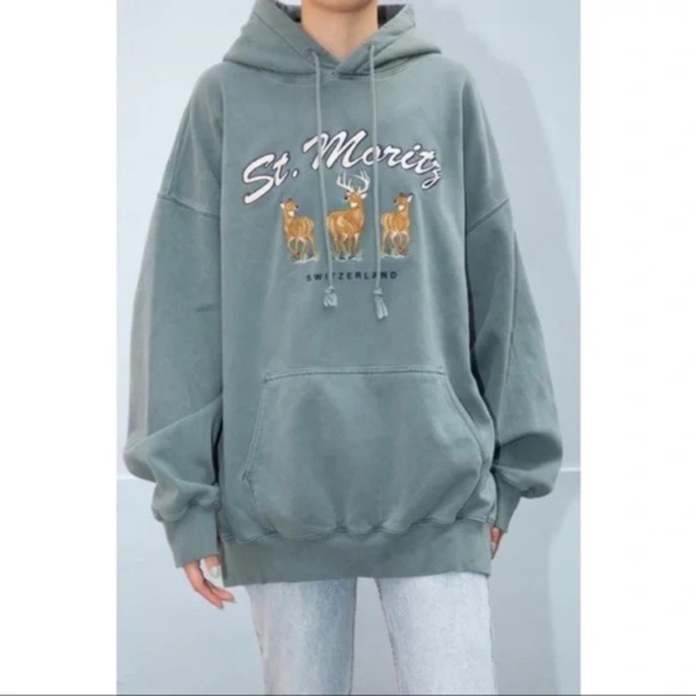 Brandy Melville Hoodie One Size. Worn once. Great condition
